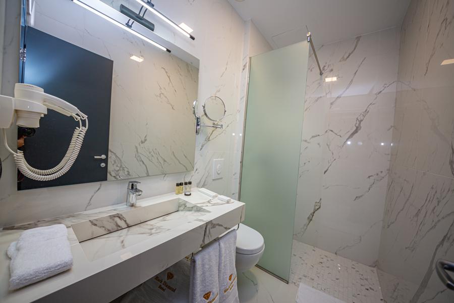 Black Diamond Hotel Tirana Exterior photo